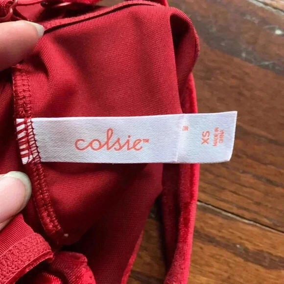 Stylish Red Checker Pattern Cropped Top - Picture 5 of 5